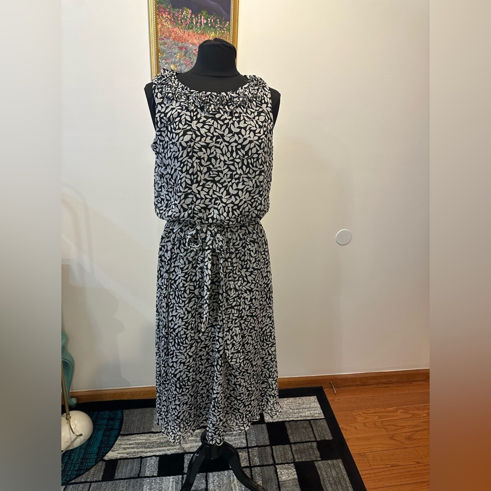 MSK Elegant Black and White Sleeveless Dress Size 14 LIKE NEW